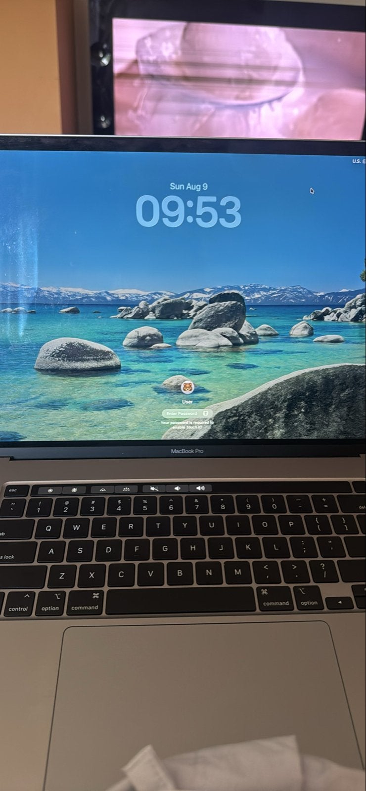 MacBook Pro 16-inch - Zo goed als nieuw, Computers en Software, Apple Macbooks, MacBook Pro, 2 tot 3 Ghz, Qwerty, Ophalen of Verzenden