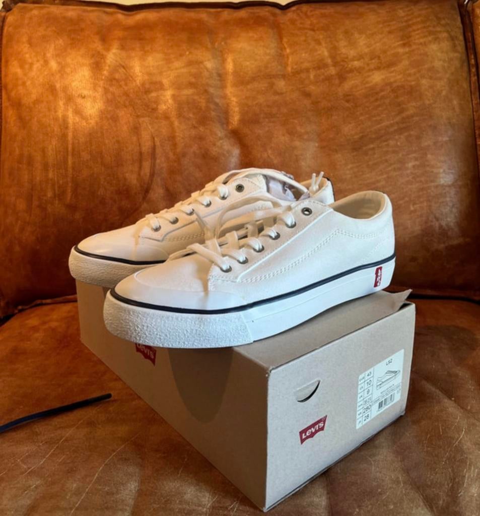 NIEUW ! Sneakers Levi’s maat 43, Wit, Nieuw, Ophalen of Verzenden, Sneakers of Gympen