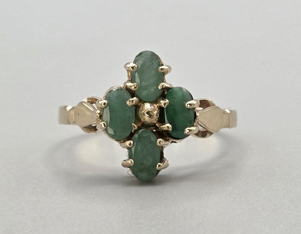 Gouden Vintage ring met edelsteen smaragd. 2026/386, ., Ophalen of Verzenden, Zo goed als nieuw, Met edelsteen
