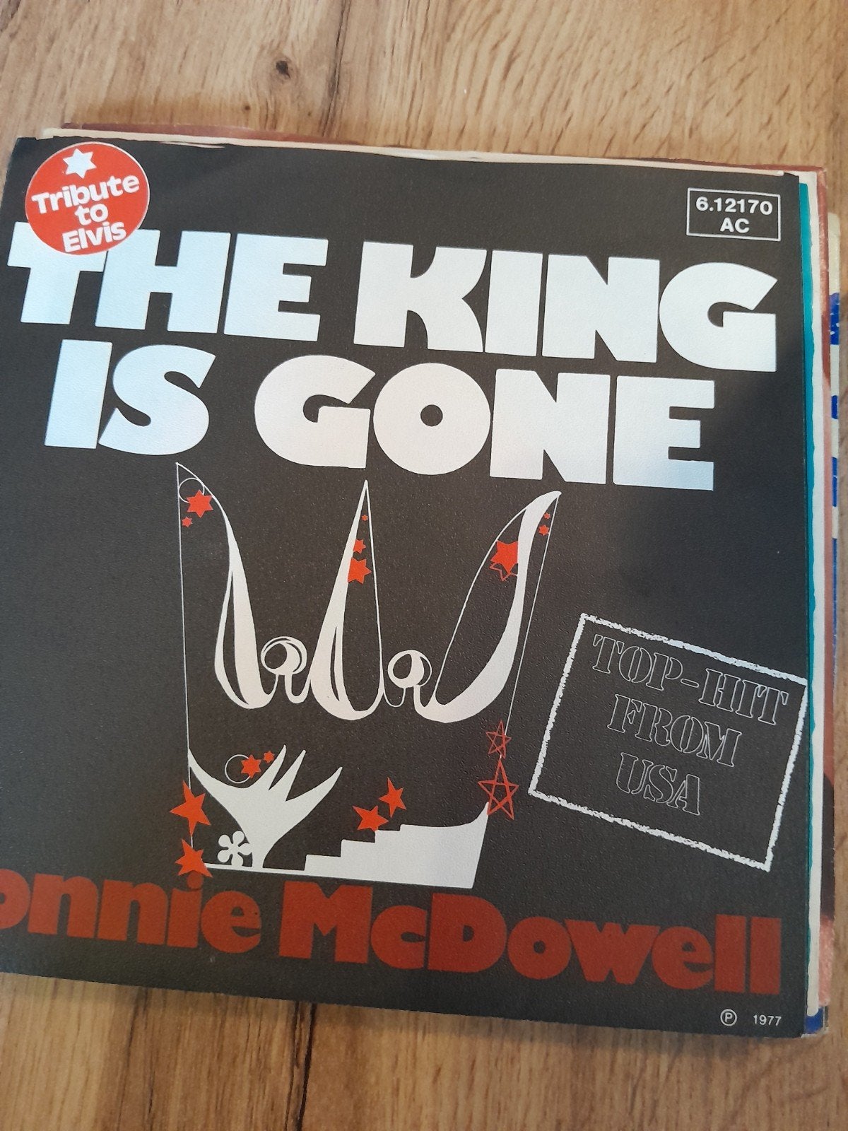 ronnie mcdowell 7 inch the king is gone, Ophalen of Verzenden, Zo goed als nieuw, Nederlandstalig