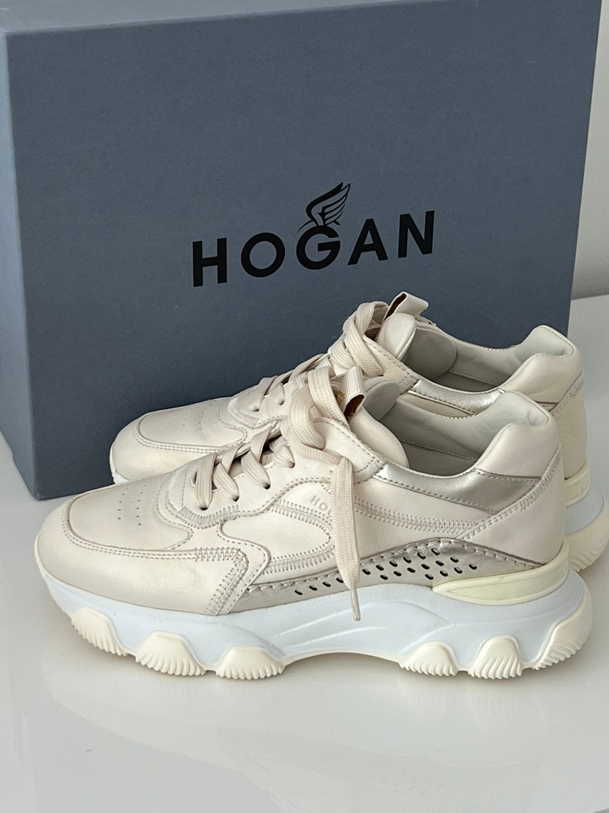 In nieuwstaat verkerende Hogan Sneakers, 37,5 (38), Verzenden, Beige, Sneakers of Gympen, Zo goed als nieuw