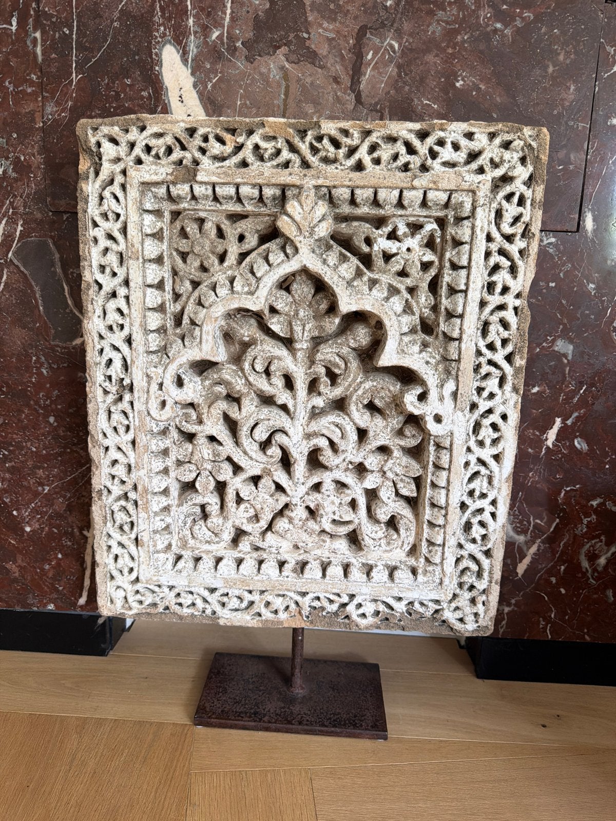 Decoratief Indiaas stenen raamwerk, Antiek en Kunst, Kunst | Niet-Westerse kunst, Ophalen, Beige, India, Handgemaakt