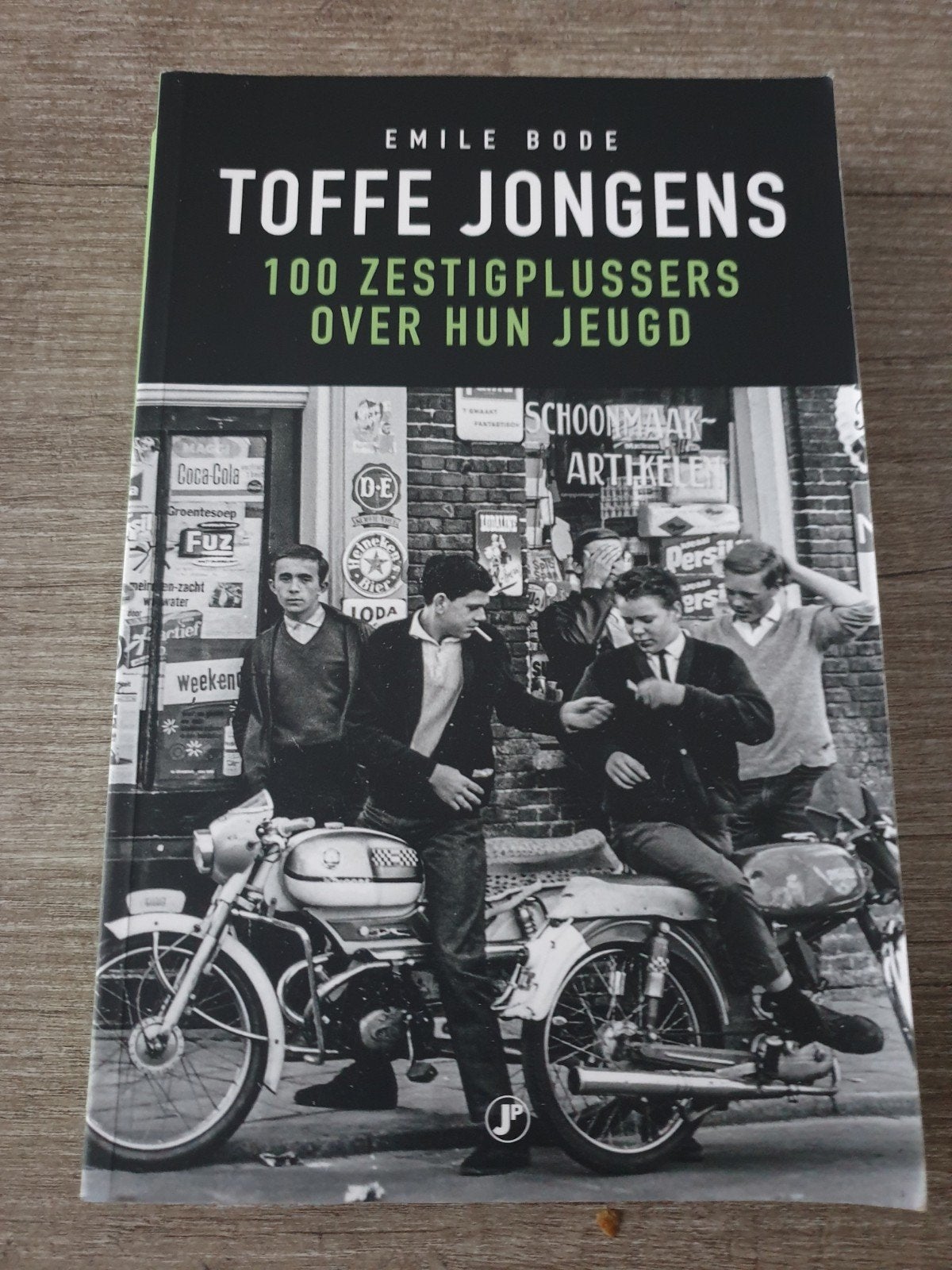 Toffe Jongens: 100 Zestigplussers Over Hun Jeugd, Boeken, Ophalen of Verzenden, Gelezen, Emile Bode
