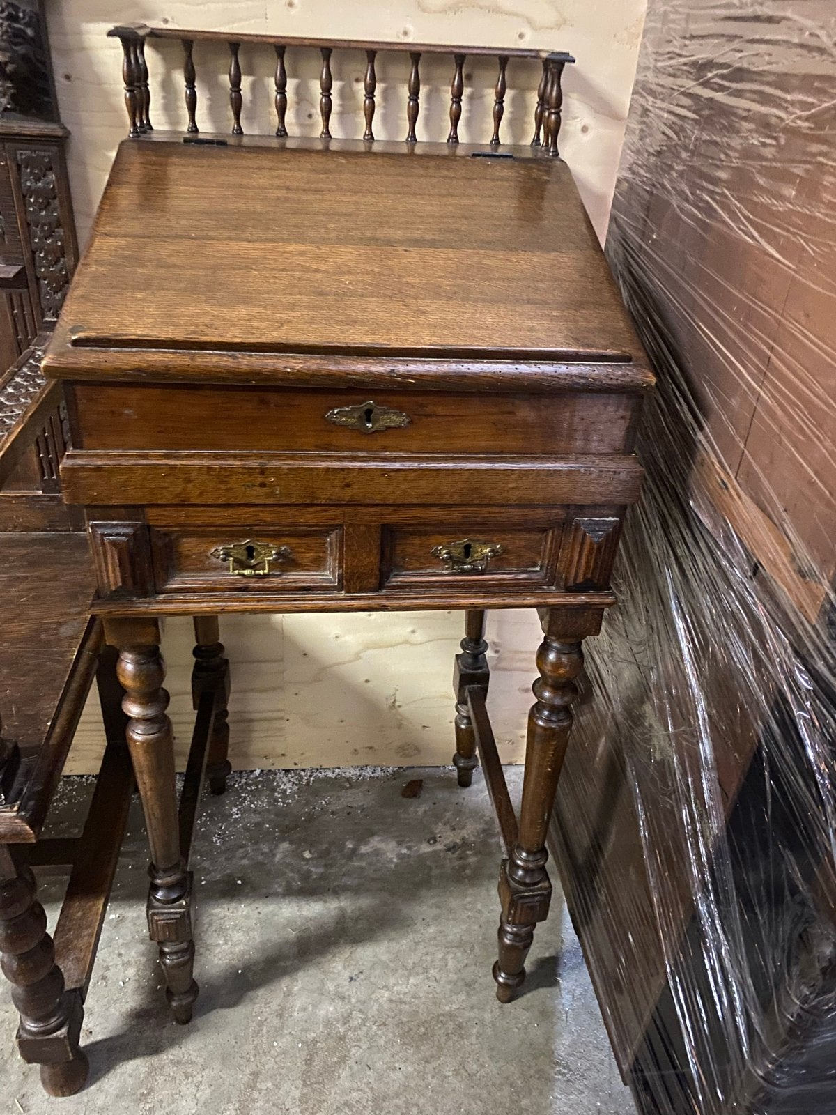 Antiek houten secretaire met lade en balustrade, Ophalen
