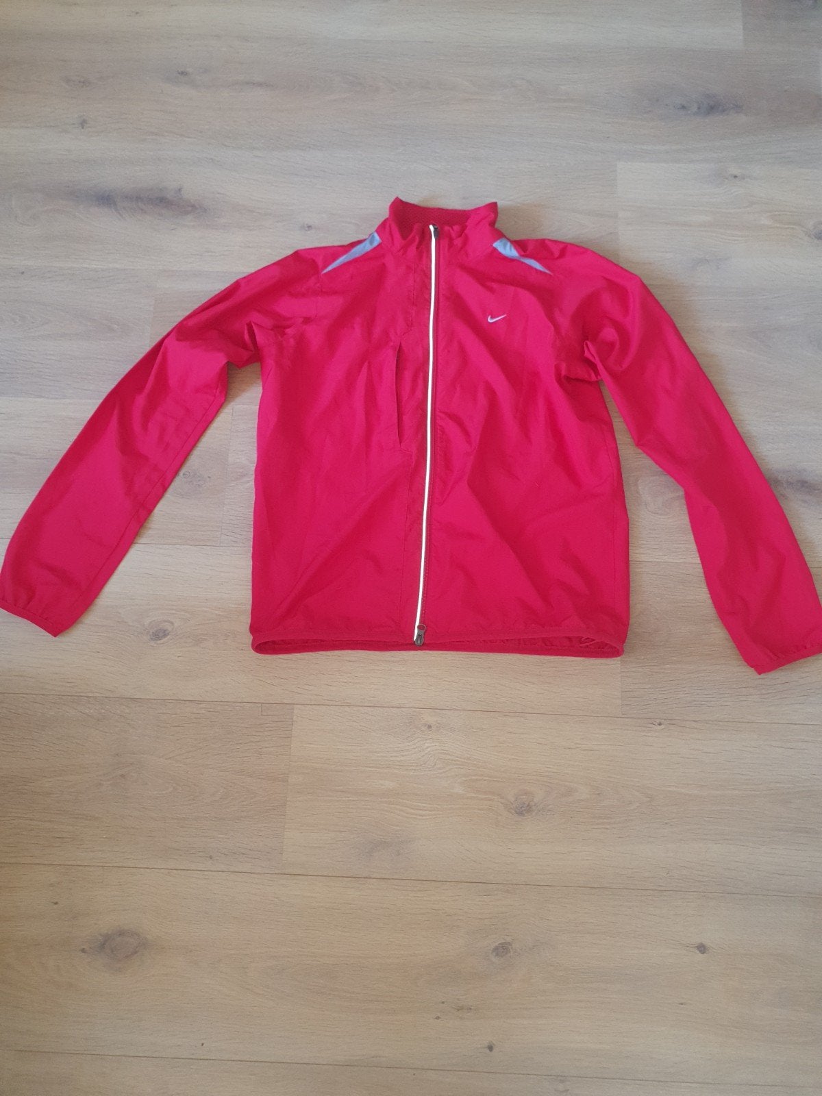 Mooie rode Nike vest in maat S, Kleding | Dames, Nike, Ophalen of Verzenden, Zo goed als nieuw, Hardlopen of Fietsen