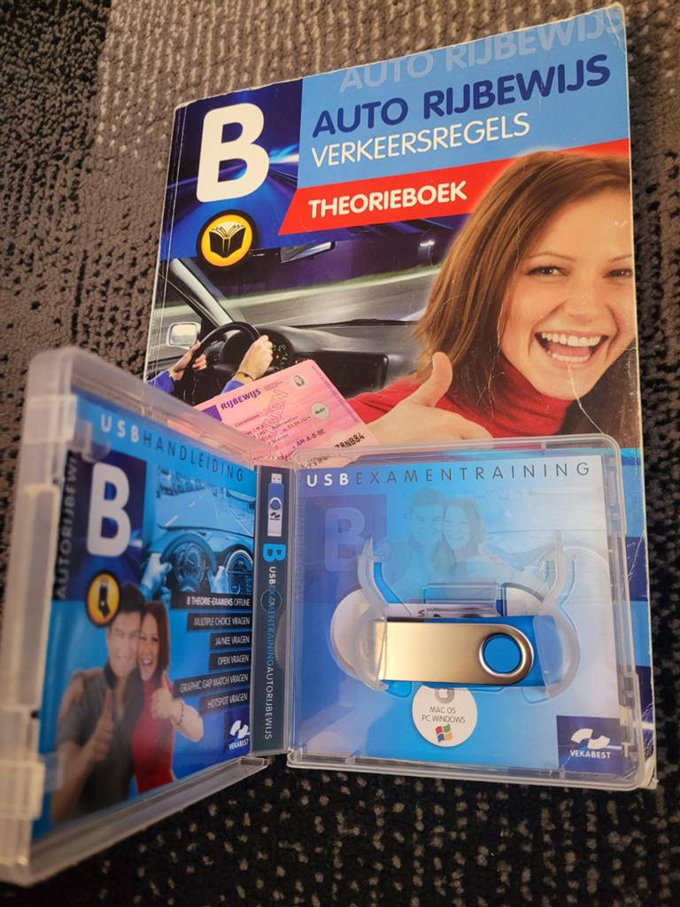 Vekabest Auto Rijbewijs B Theorieboek + USB Examentraining, Ophalen of Verzenden, Zo goed als nieuw