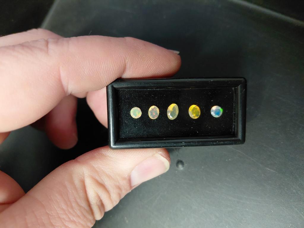 Mix 5 stuks facet geslepen welo opaal, Sieraden, Tassen en Uiterlijk, Edelstenen, Ophalen of Verzenden, Nieuw