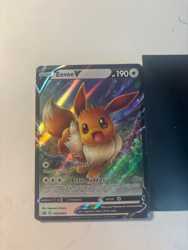 Pokémon Kaart Eevee V SWSH065 Foil, Ophalen of Verzenden, Zo goed als nieuw, Losse kaart, Foil