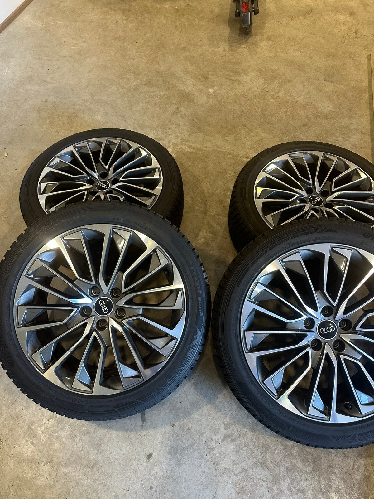 Audi A6 C8 2022 originele 19 inch wielen velgen, 245 mm, Banden en Velgen, Nieuw, Winterbanden
