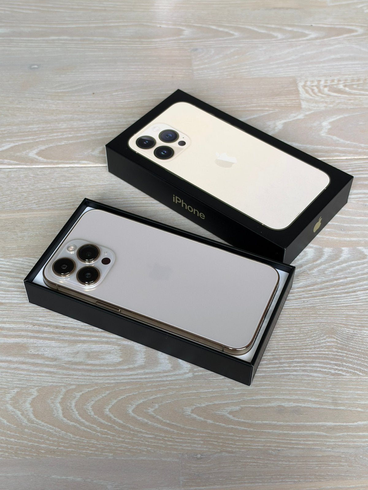 Foto 9 van Apple iPhone 13 Pro 128 GB Goud