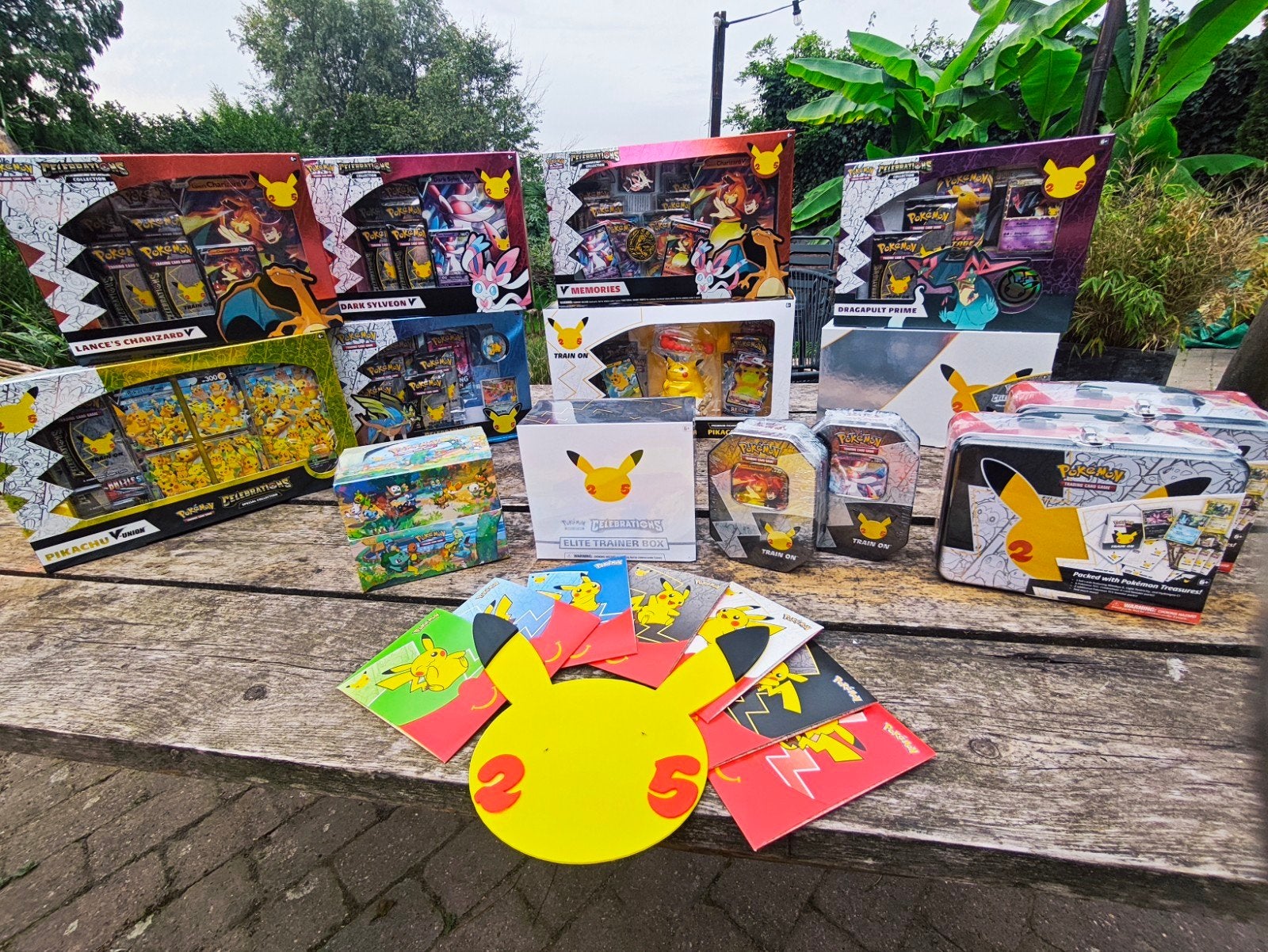 Uniek Sealed complete collectie celebrations 25 jaar Pokemon, Ophalen, Nieuw