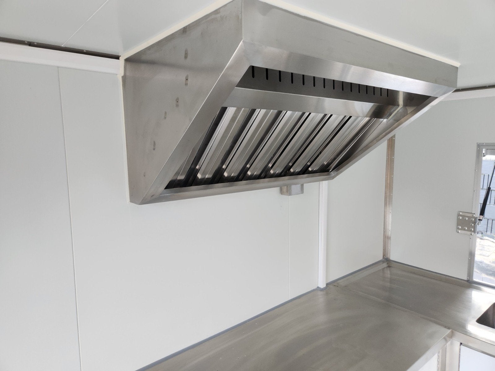 Foto 9 van Nieuwe Foodtrailer/Verkoopwagen - Direct Beschikbaar