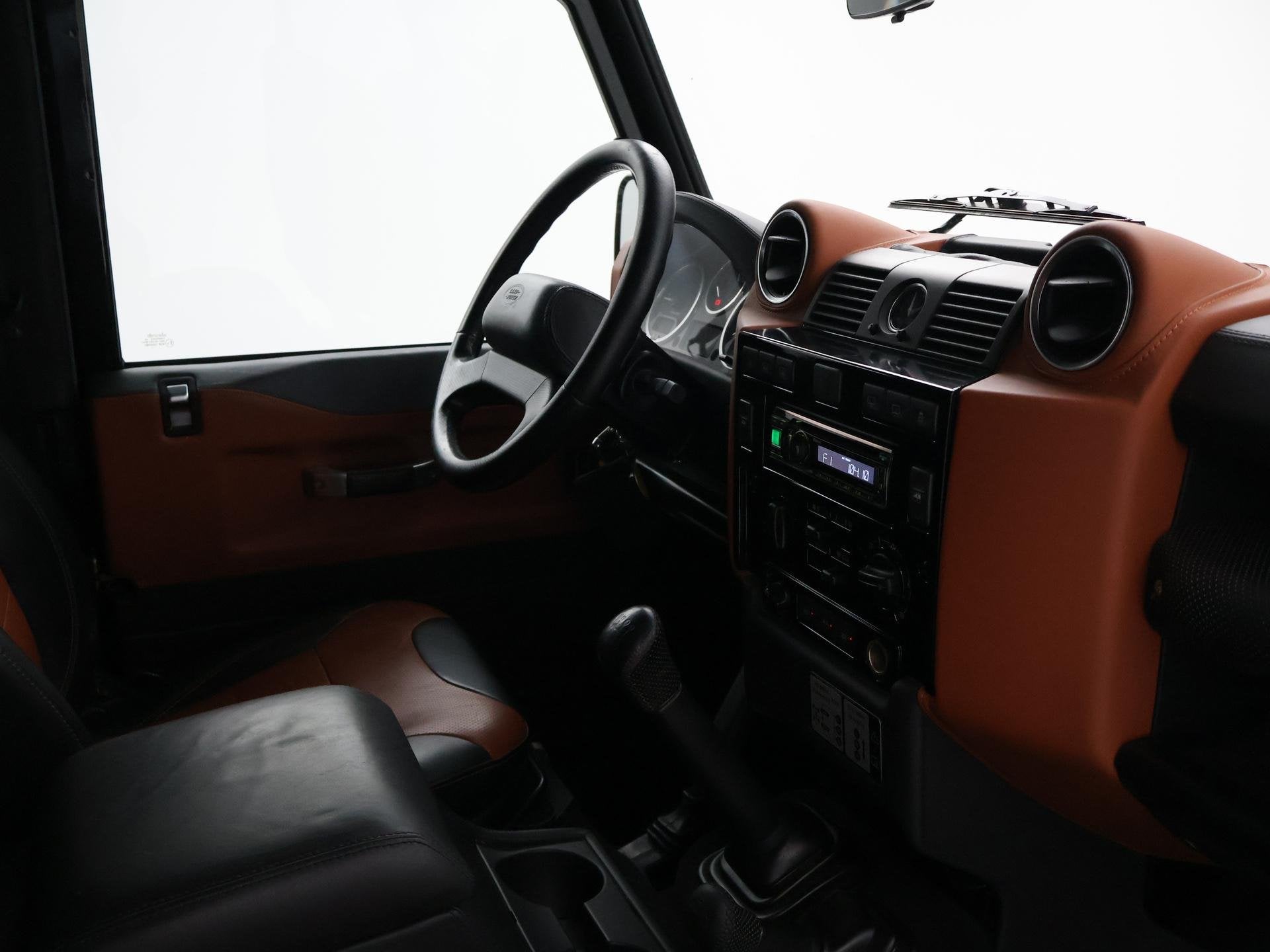 Land Rover Defender 90" 2.2D 150 PK AUTOBIOGRAPHY GRIJS KENT, Auto's, Gebruikt, 4 cilinders, Vierwielaandrijving, 2 stoelen