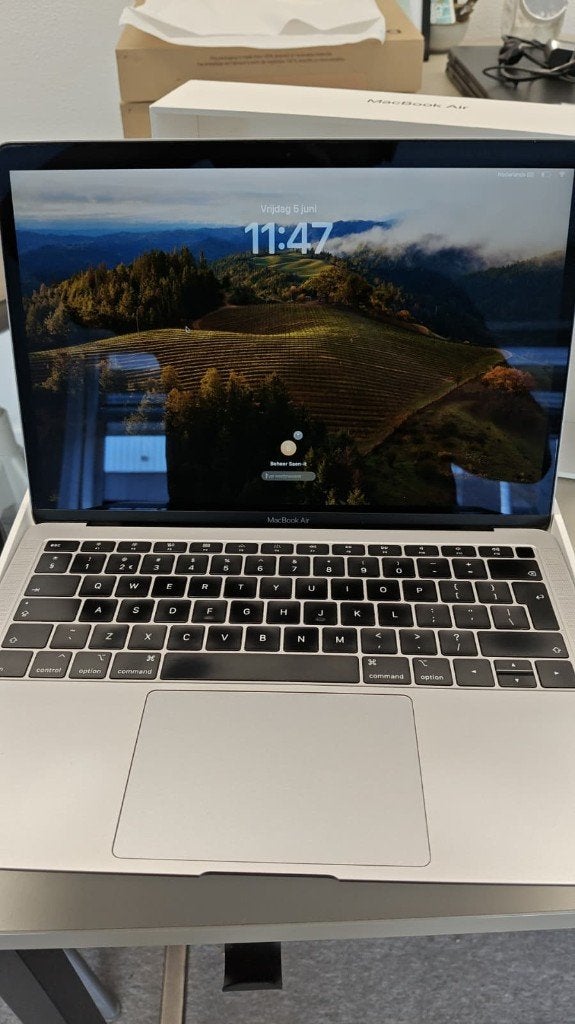 MacBook Air 13" (2018) Donkergrijs – Model A1932 met oplader, Computers en Software, Apple Macbooks, Qwerty, 8 GB, 13 inch, Minder dan 2 Ghz