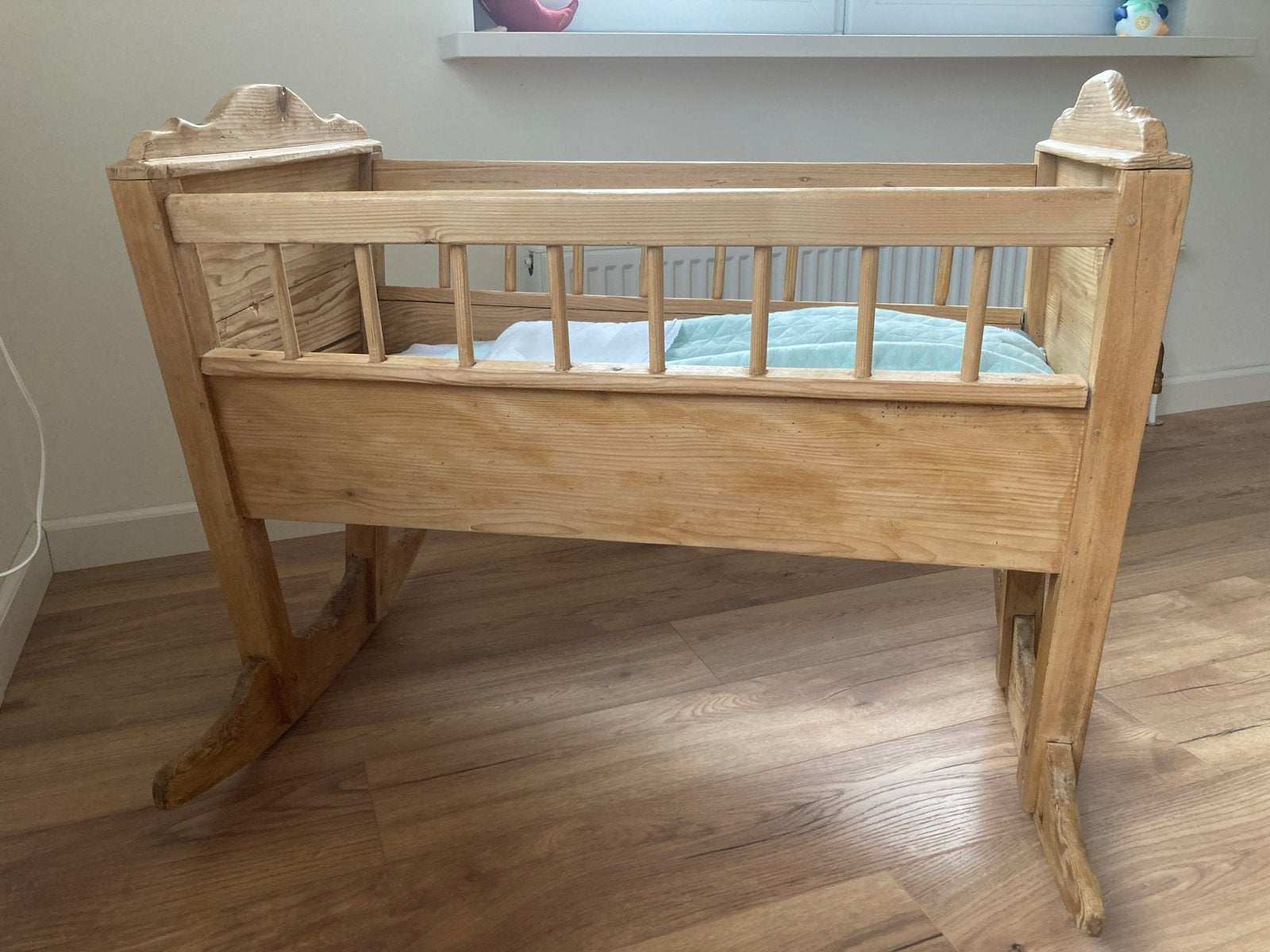 Vintage houten wieg - Schommelwieg voor baby's, Kinderen en Baby's, Babywiegjes en Ledikanten, Ophalen, Gebruikt, Wieg