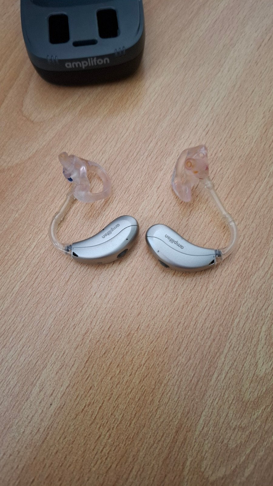 Amplifon Oplaadbare hoorapparaten, Ophalen