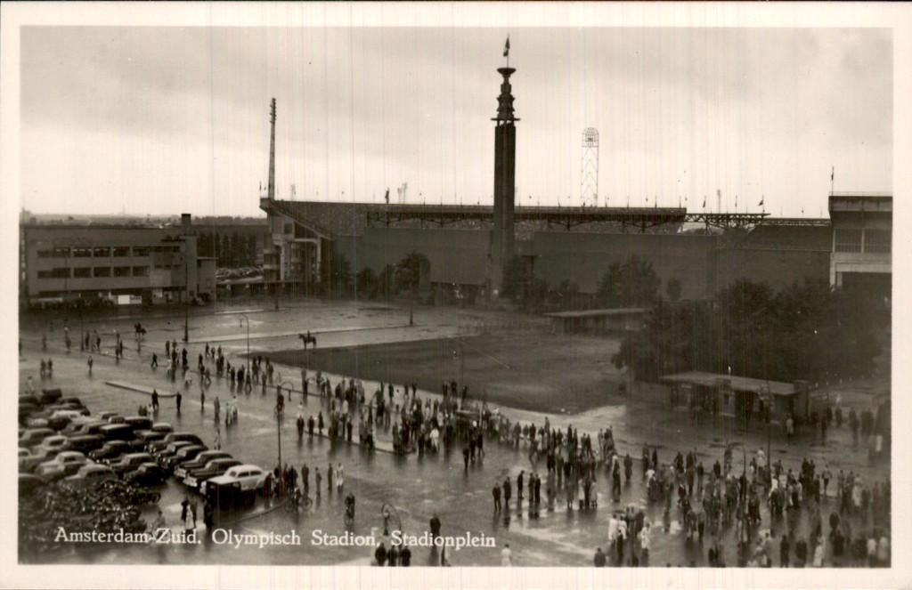 Amsterdam-Zuid - Olympisch Stadion - Stadionplein, Ophalen of Verzenden, 1920 tot 1940, Ongelopen, Noord-Holland