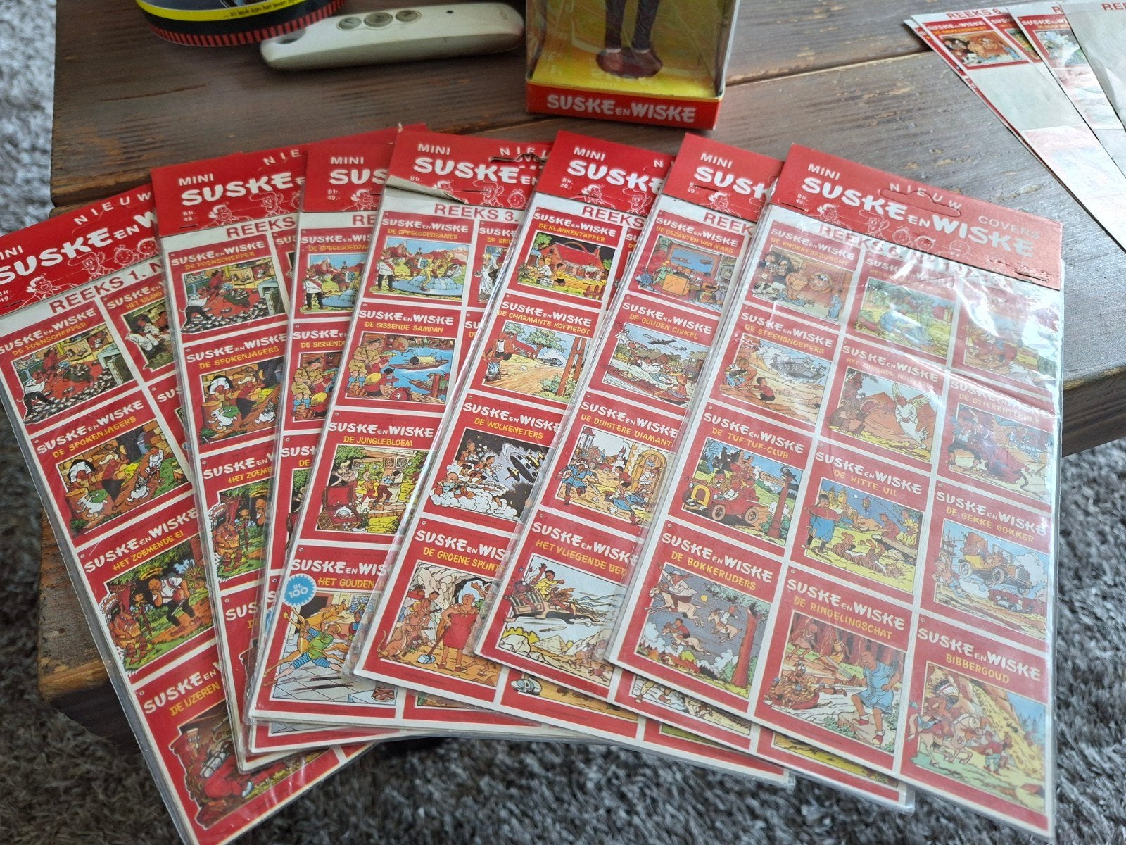 Mini Suske en Wiske mini Covers 7 nieuwe vellen en beeldje, Ophalen of Verzenden, Nieuw