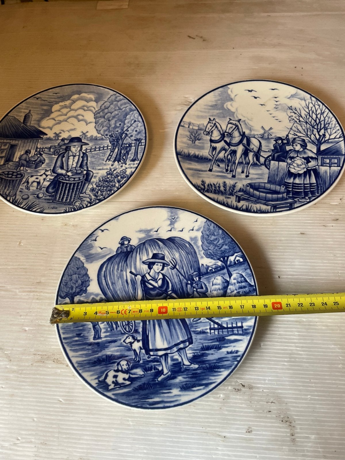 Aangeboden 3 wandworden, Antiek en Kunst, Antiek | Wandborden en Tegels, Ophalen of Verzenden