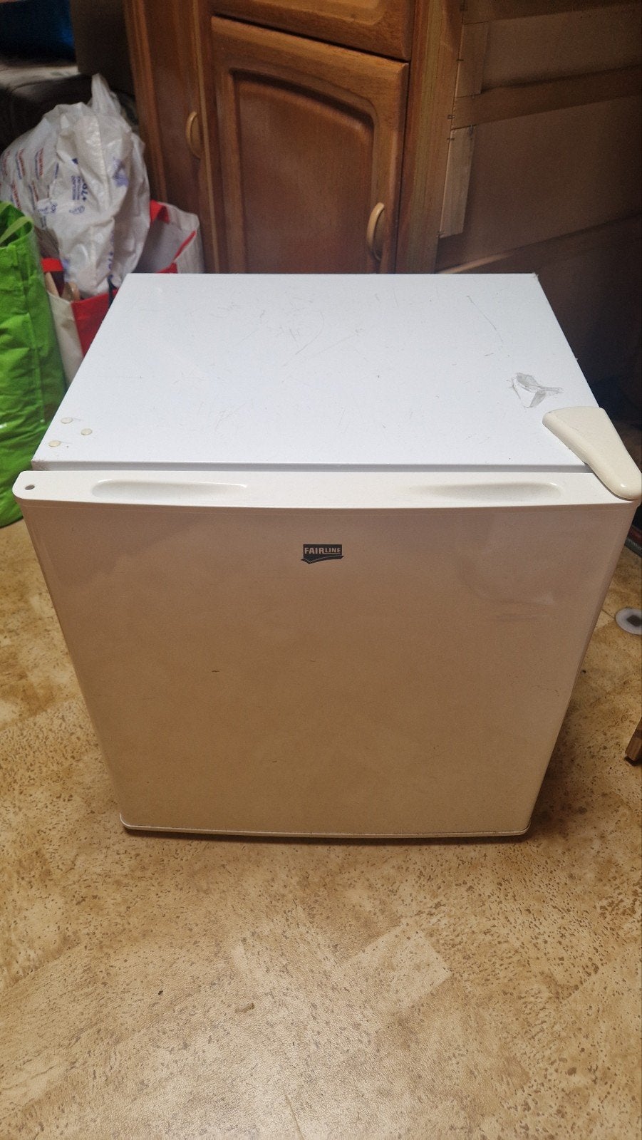 Defecte koelkast - gratis op te halen, Witgoed en Apparatuur, Minder dan 75 liter, Ophalen, Met vriesvak, Minder dan 85 cm