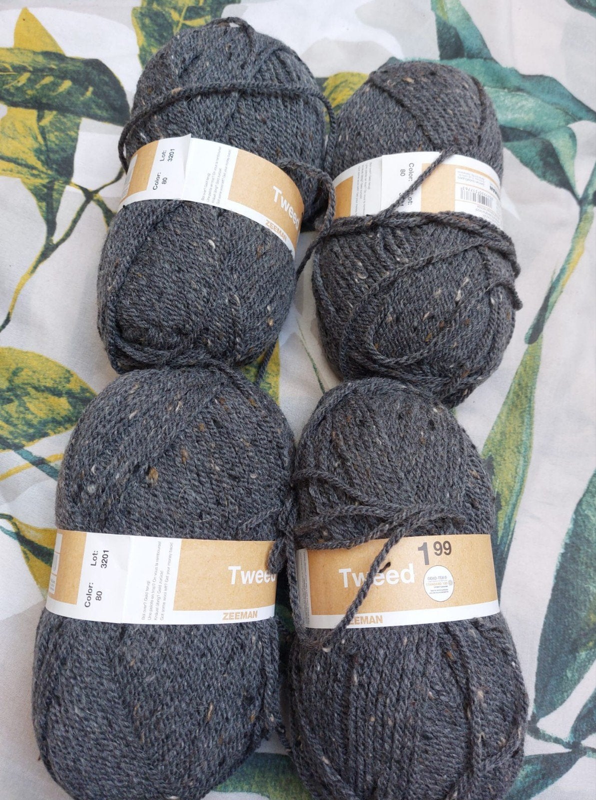 4 bollen wol grijs met spikkels (Tweed), Hobby en Vrije tijd, Ophalen of Verzenden, Nieuw, Breien of Haken, Wol of Garen
