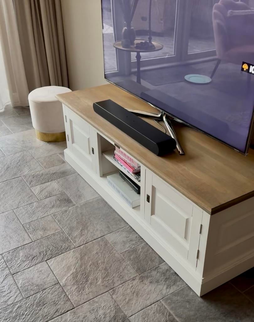 Richmond TV-meubel 150x50x50 cm - Landelijke stijl, Huis en Inrichting, Kasten | Televisiemeubels, Ophalen, 100 tot 150 cm, Zo goed als nieuw