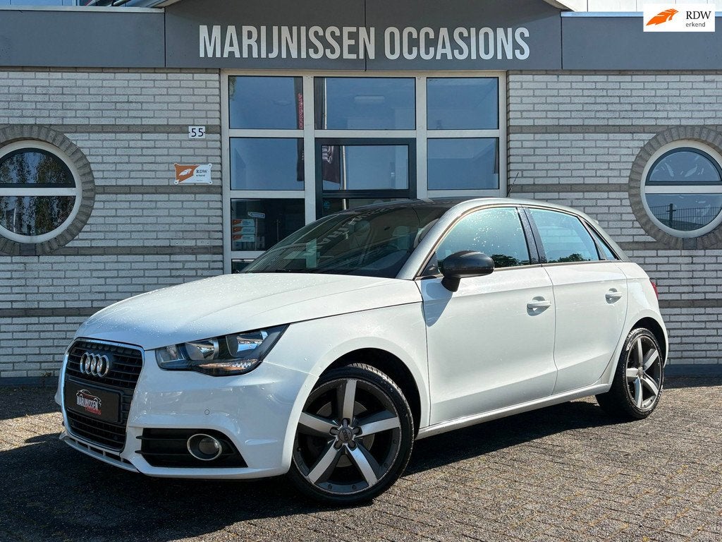 Audi A1 Sportback 1.4 TFSI Ambition S Line |Navi,PDC,Cruise|, 4 cilinders, 4 stoelen, Leder, Bedrijf