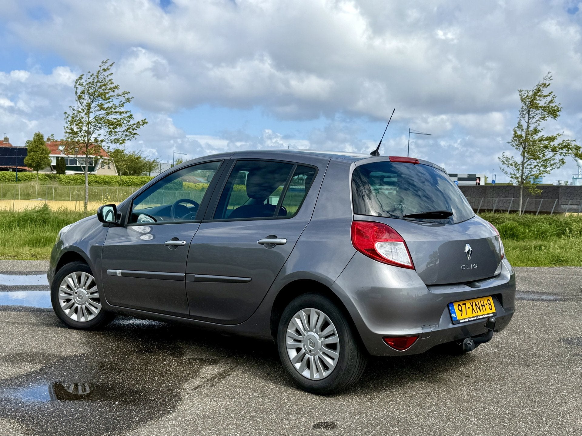 Renault Clio 1.2 Authentique I Airco I Cruisecontrol I Trekh, Auto's, Voorwielaandrijving, Euro 5, Gebruikt, 4 cilinders