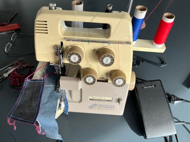 Goed onderhoud Bernette Bernina overlock machine, Ophalen of Verzenden, Zo goed als nieuw, Lockmachine, Bernina