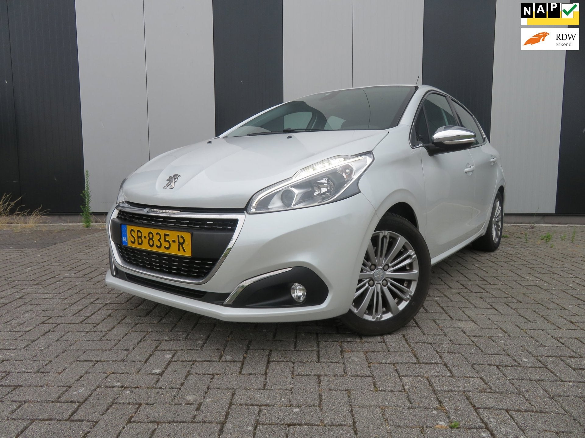 Peugeot 208 1.2 PureTech Blue Lease Executive, Voorwielaandrijving, 1199 cc, 82 pk, Origineel Nederlands