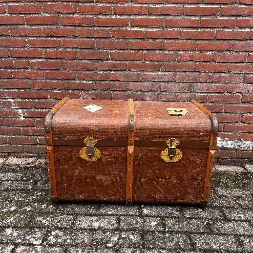 antieke hutkoffer met originele labels vintage, Antiek en Kunst, Antiek | Woonaccessoires, Ophalen