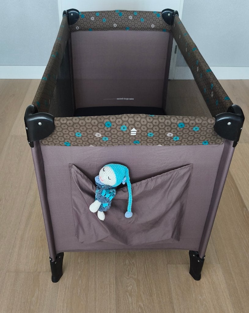 Prenatal campingbed met wieltjes, matras en beddegoed, Ophalen, Zo goed als nieuw, Reisbedje