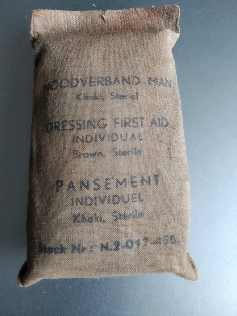 NOODVERBAND - MILITAIR, Verzamelen, Militaria | Algemeen, Ophalen of Verzenden, Landmacht, Nederland