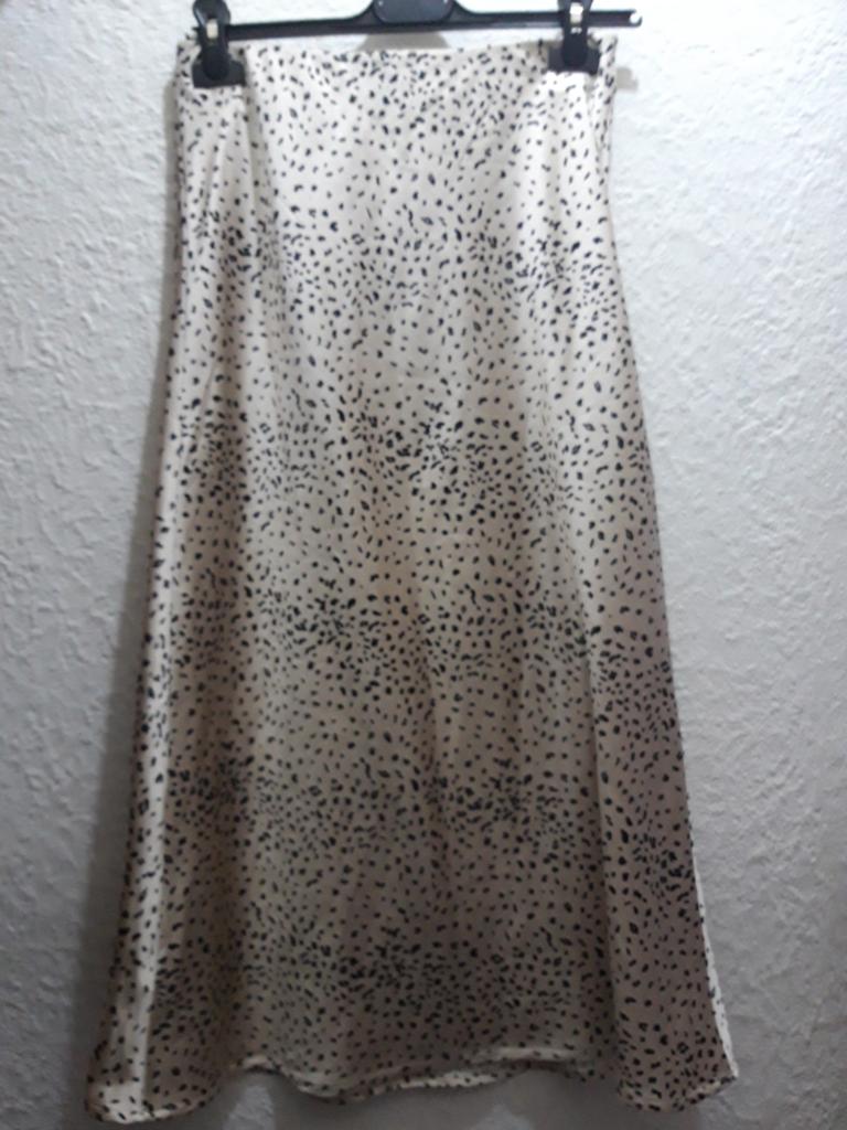 Nieuwe lange glans rok beige met zwart merk gina tricot, Beige, Nieuw, Ophalen of Verzenden, Maat 34 (XS) of kleiner