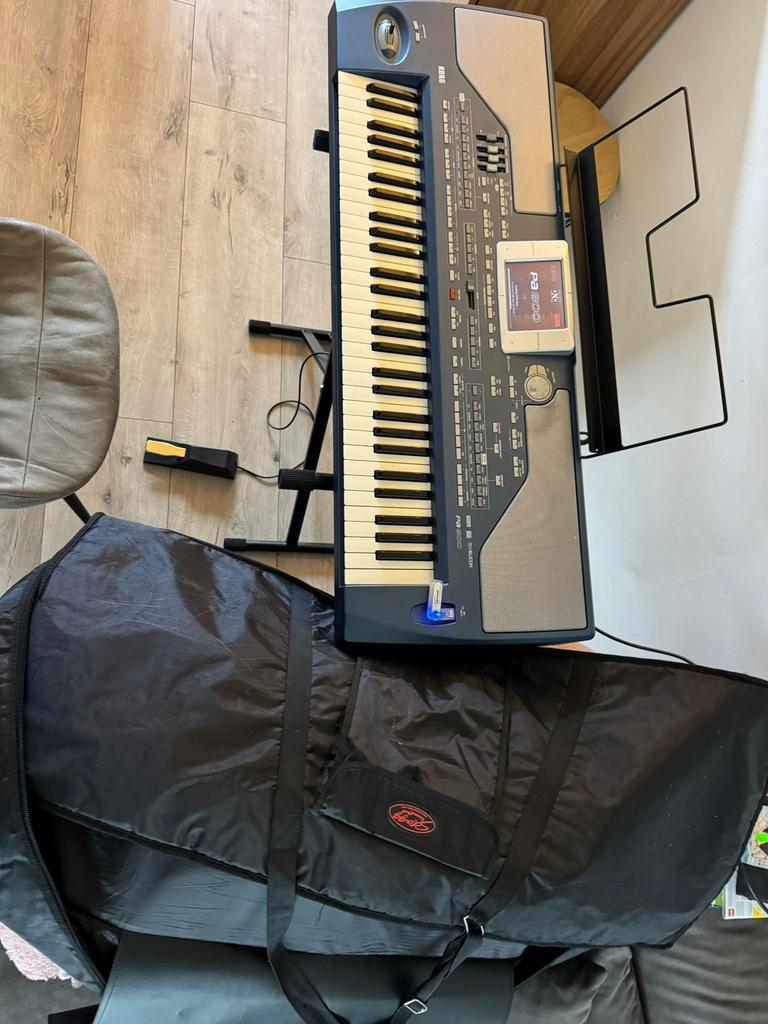 Korg Pa 800 64 mb orijinal (2012), Muziek en Instrumenten, Keyboards, Ophalen of Verzenden, Zo goed als nieuw, Overige aantallen