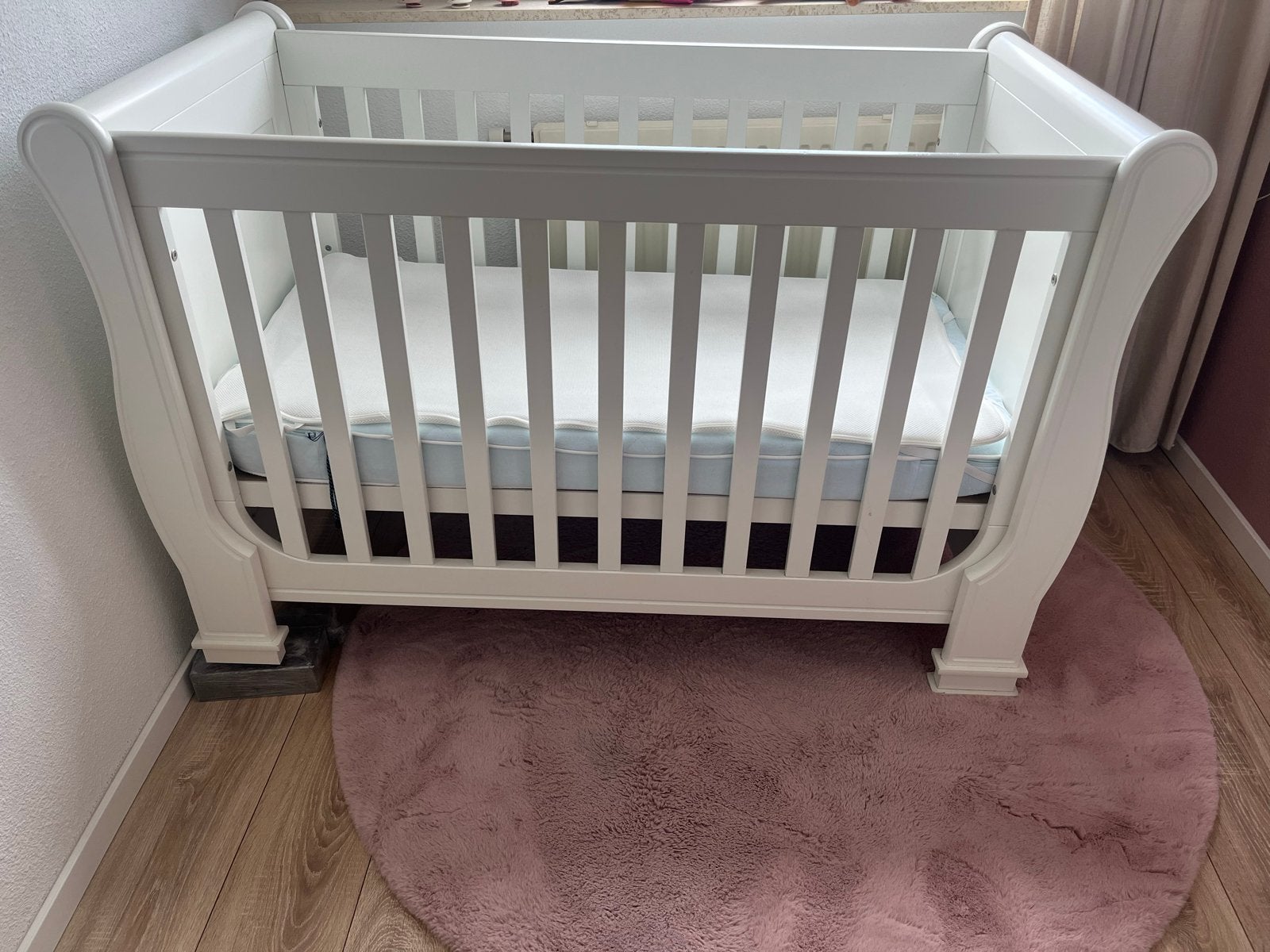 Wit Ledikant & commode kidsmill louise de philippe, Ophalen of Verzenden, Zo goed als nieuw, Ledikant