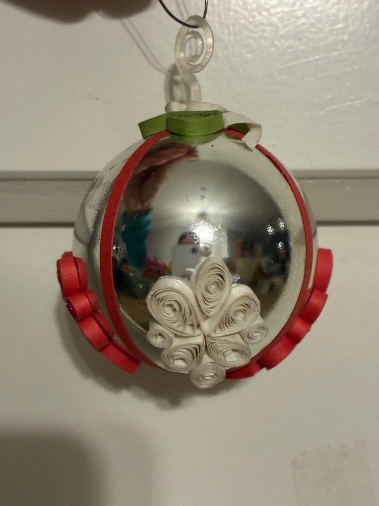 vintage glazen kerstbal met quilling/papierdecor jaren 50/70, Ophalen of Verzenden, Gebruikt