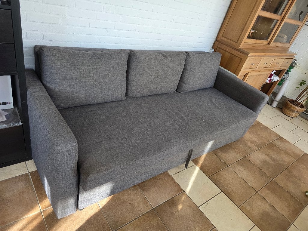 Gratis: Ruime grijze slaapbank / bedbank (200x145 cm), Ophalen, Gebruikt, Tweepersoons, Overige maten