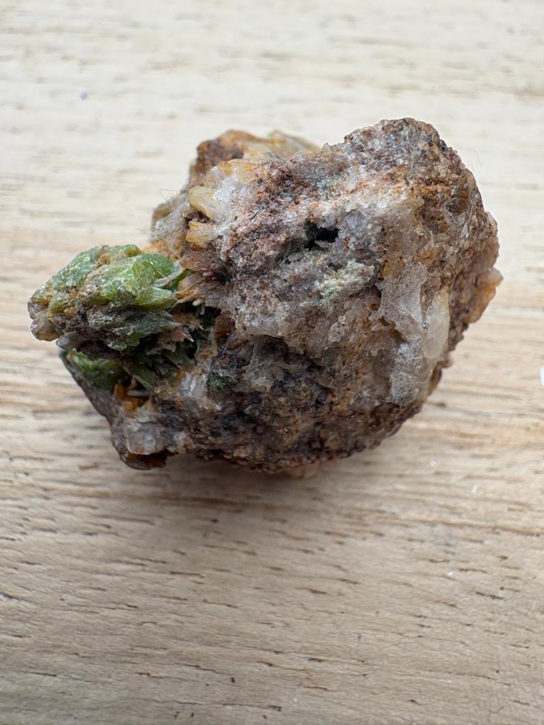 Prachtige Pyromorfiet Mineraal - Uniek Exemplaar, Verzamelen, Mineralen en Fossielen, Ophalen of Verzenden, Mineraal