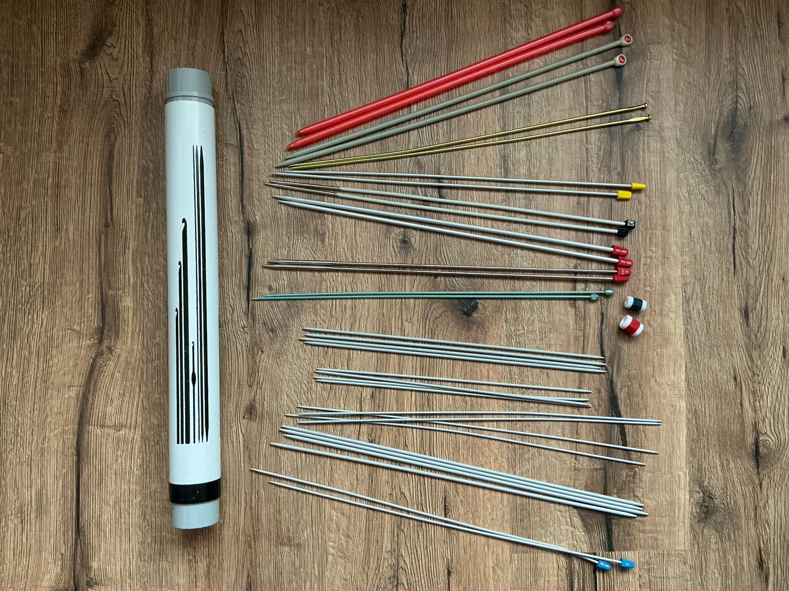 13 sets breinaslden plus breinasldenkoker., Ophalen of Verzenden, Zo goed als nieuw, Breien