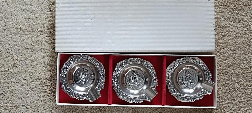 Asbakjes in doos, Verzamelen, Ophalen of Verzenden