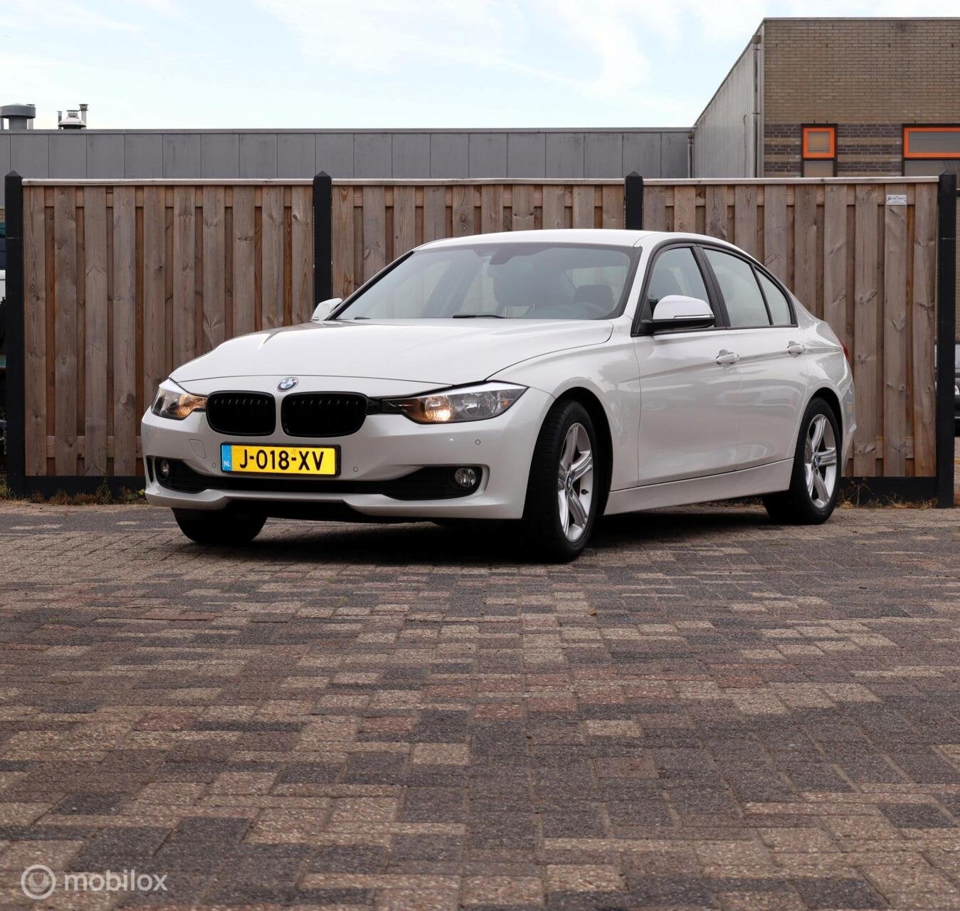 BMW 3-serie 316i High Executive, Auto's, Automaat, Gebruikt, 4 cilinders, Wit