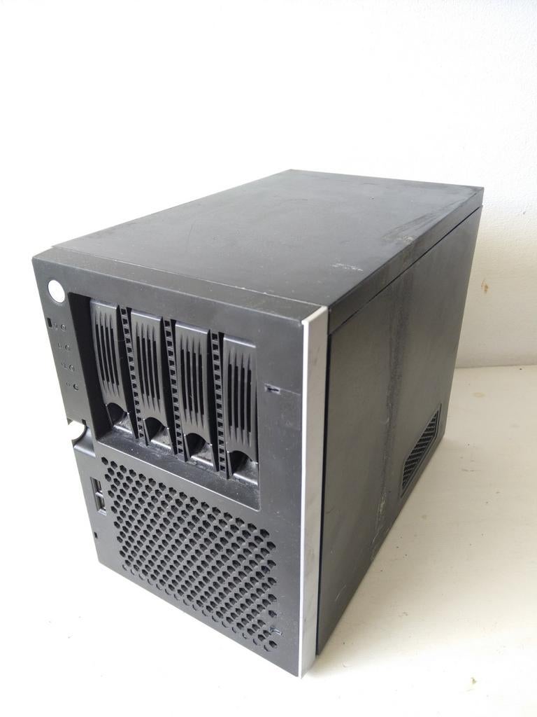 Compacte Terra mini server met Truenas en 4 hardeschijven!, Computers en Software, Servers, Ophalen of Verzenden, Gebruikt, 16 GB