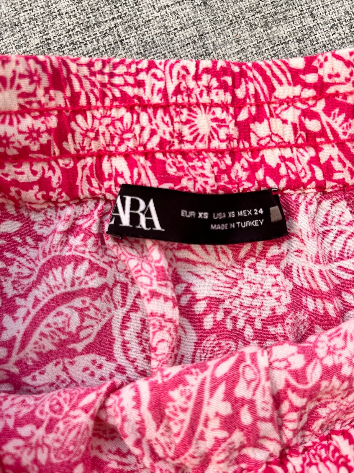 Heerlijk zomers Zara Fuchsia Roze & Wit Rokje Maat XS (zgan), Ophalen of Verzenden, Roze, Maat 34 (XS) of kleiner, Gedragen