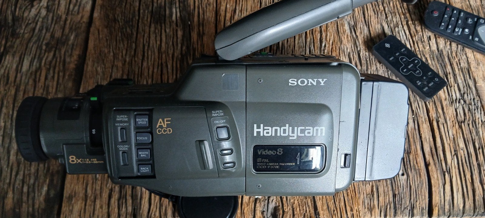 Oude Sony Handycam Video 8 - Voor onderdelen of reparatie, Audio, Tv en Foto, Videocamera's Analoog, Ophalen of Verzenden, 8mm
