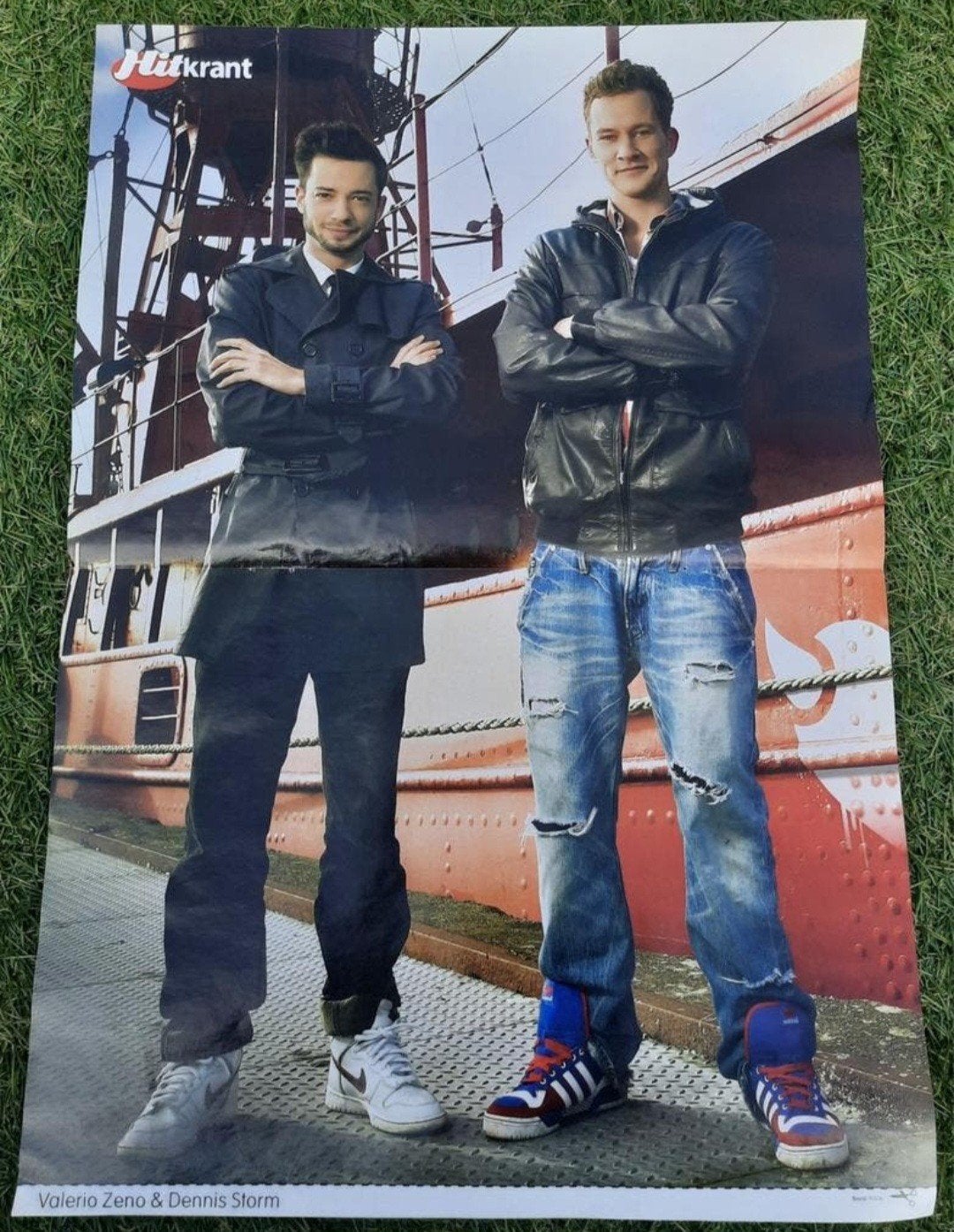 Poster 2x A4 Hitkrant 2010 Valerio & Dennis / Liam Hemsworth, Ophalen of Verzenden, Gebruikt, A1 t/m A3, Film en Tv