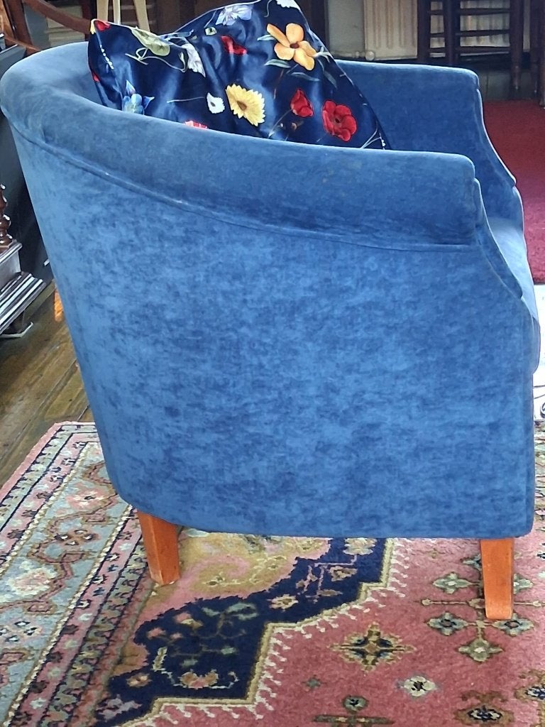 blauw velours fauteuiltje, Huis en Inrichting, Stoelen, Ophalen, Blauw, Warm., Zo goed als nieuw