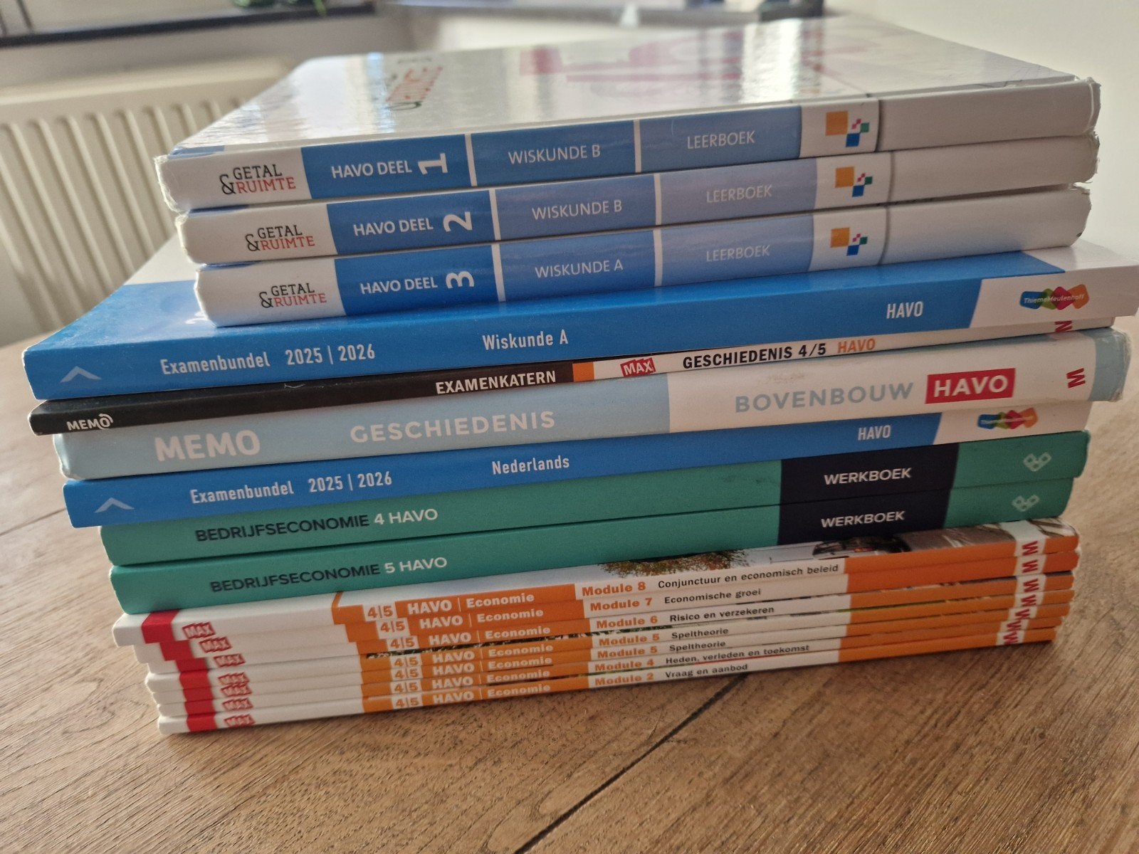 Schoolboeken examenjaar E&M Havo vorig jaar, Ophalen of Verzenden, Zo goed als nieuw