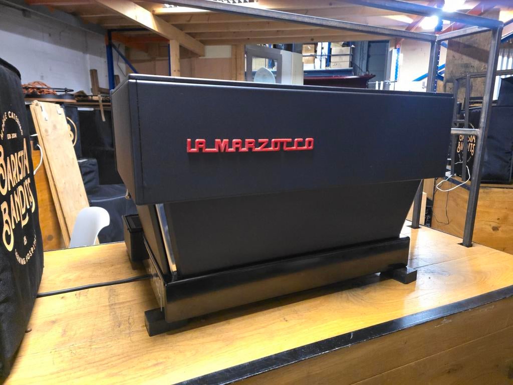 La Marzocco Linea Classic 2-groeps espressomachine (2010), Gebruikt, Espresso apparaat, 10 kopjes of meer, Gemalen koffie