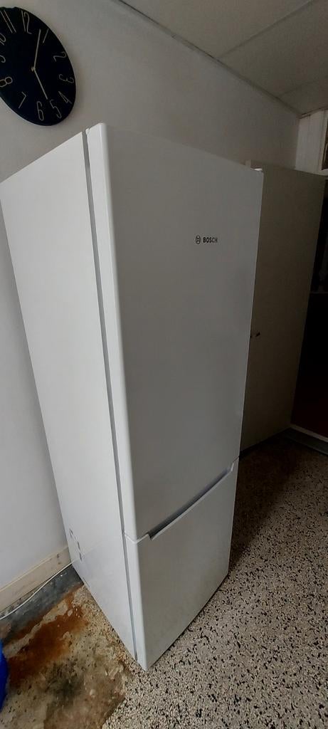 Koelkast Bosch KGN36NWEA, Ophalen, 200 liter of meer, Met aparte vriezer, 160 cm of meer